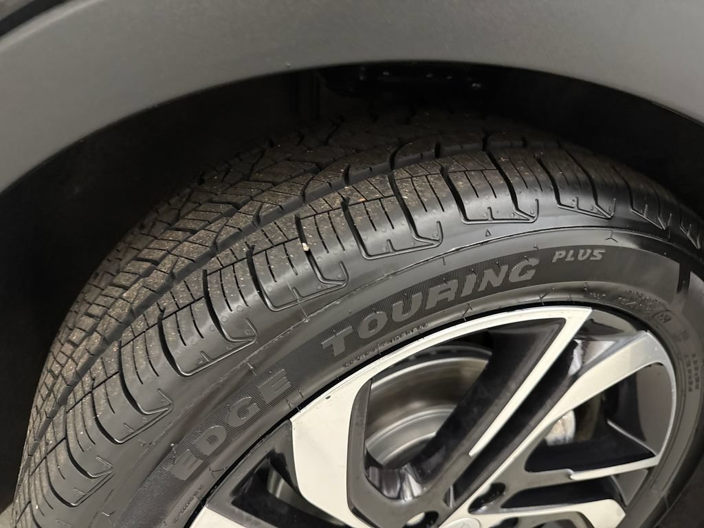 Certified 2023 Chevrolet Bolt LT FWD image 26