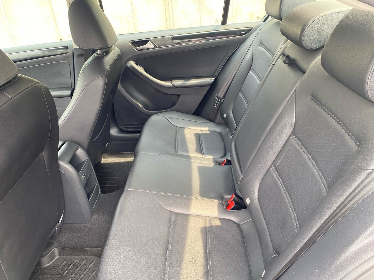 Used 2017 Volkswagen Jetta SEL FWD image 23