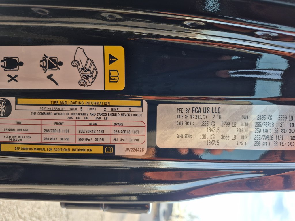 Used 2018 Jeep Wrangler Unlimited Sahara AWD/4WD image 27