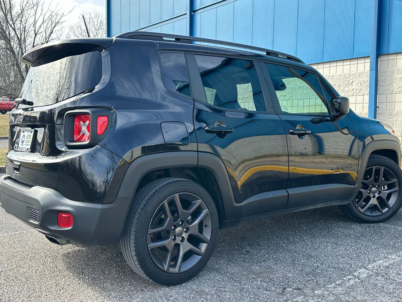 Used 2021 Jeep Renegade Latitude w/ Sun & Sound Group image 7