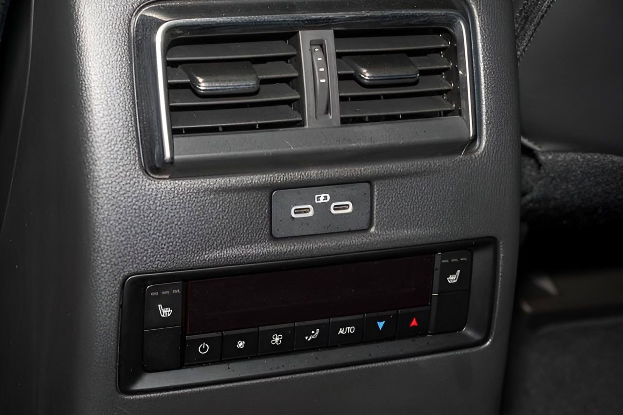 Used 2025 MAZDA CX-70 3.3 Turbo S w/ Premium Package image 19