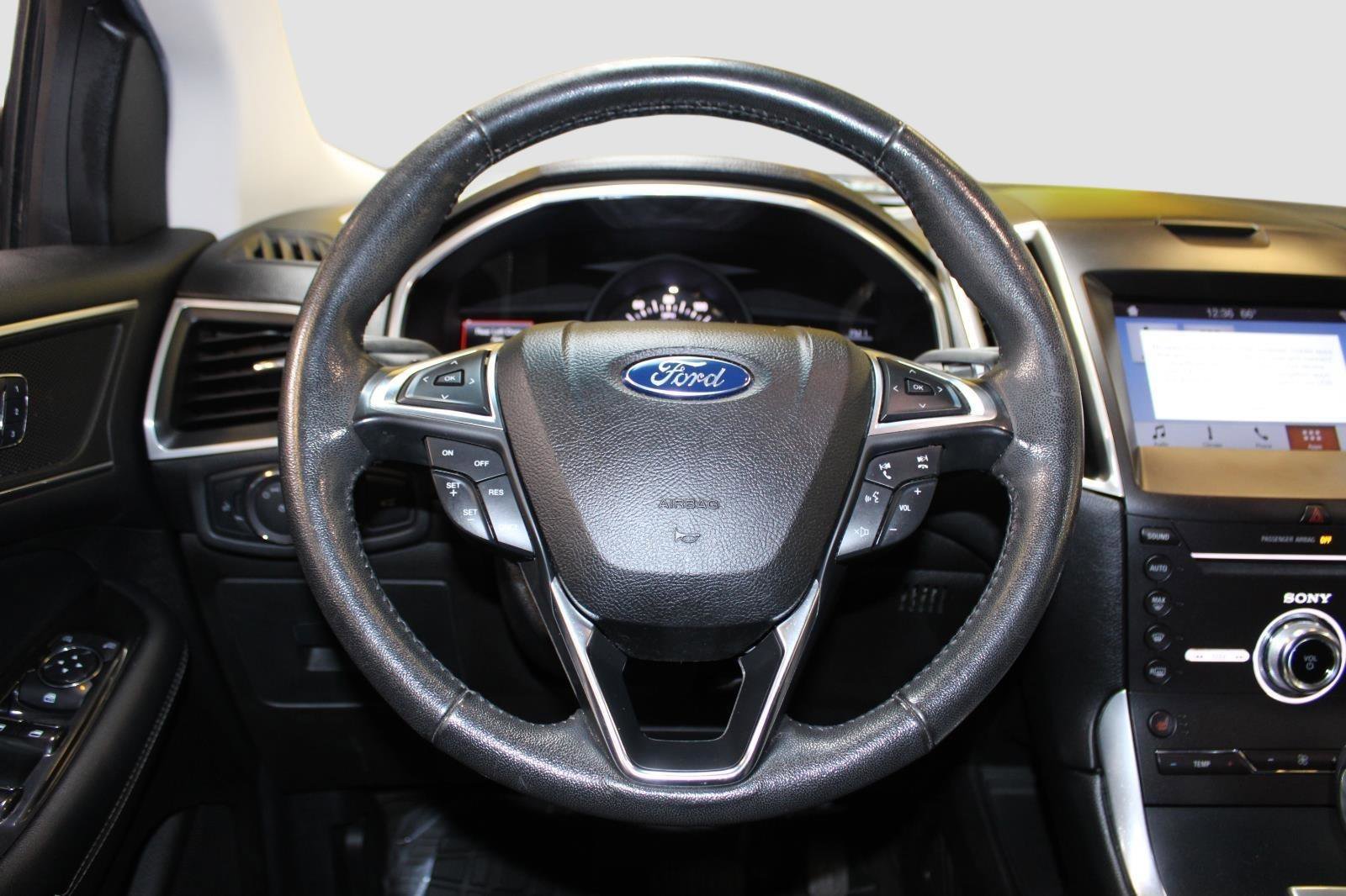 Used 2017 Ford Edge Titanium image 24