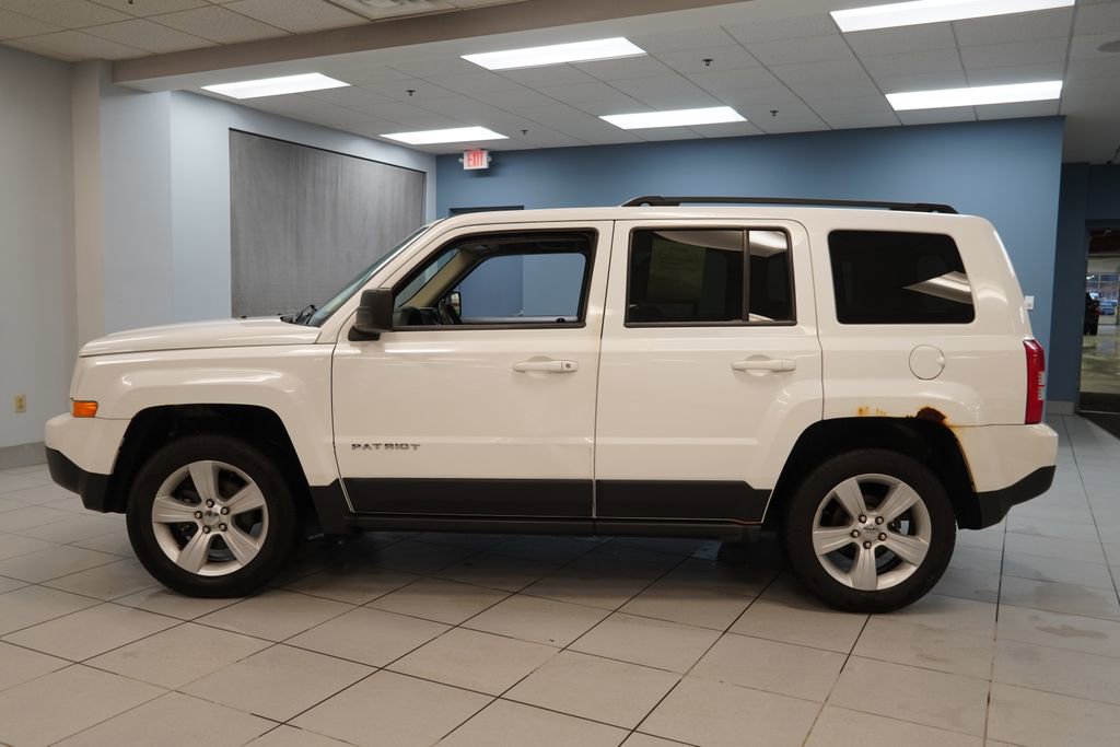 Used 2014 Jeep Patriot Latitude image 2