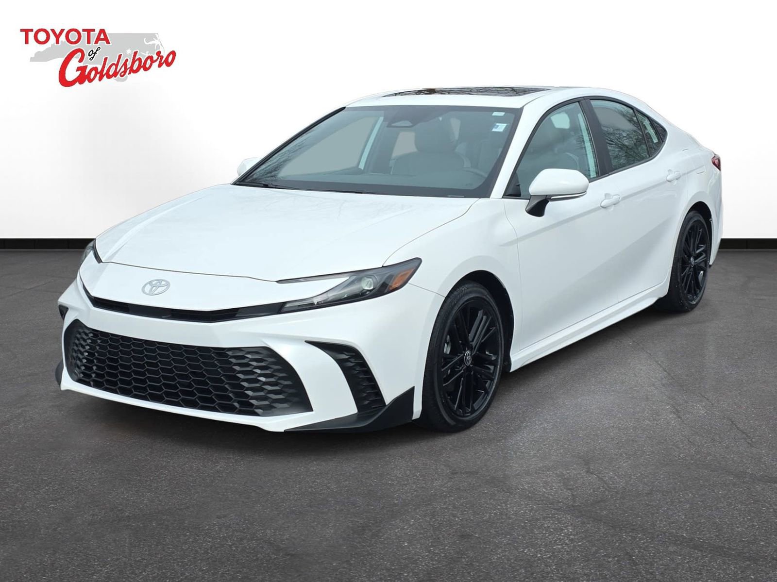 Used 2025 Toyota Camry SE w/ Multimedia Upgrade Package