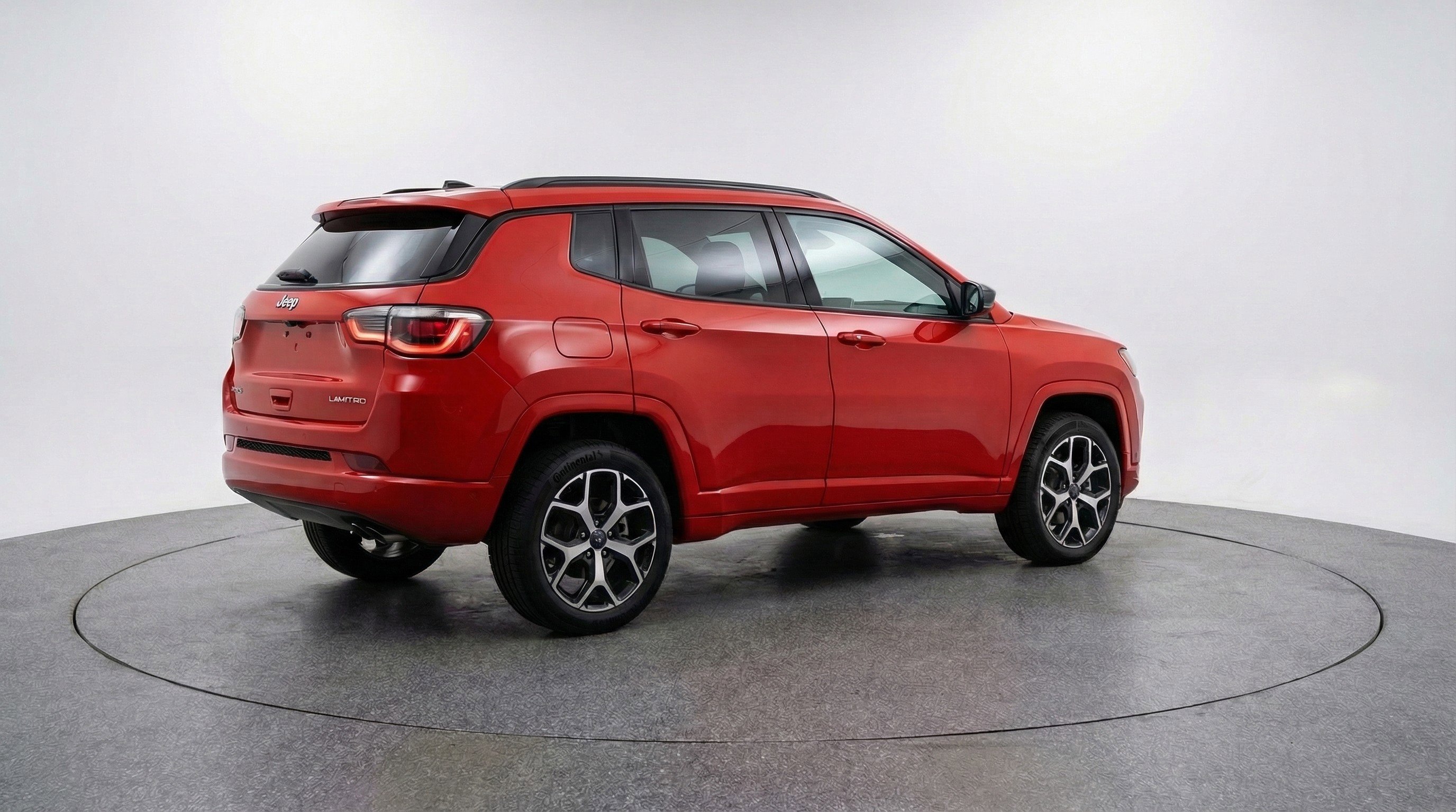 Used 2025 Jeep Compass Limited image 9