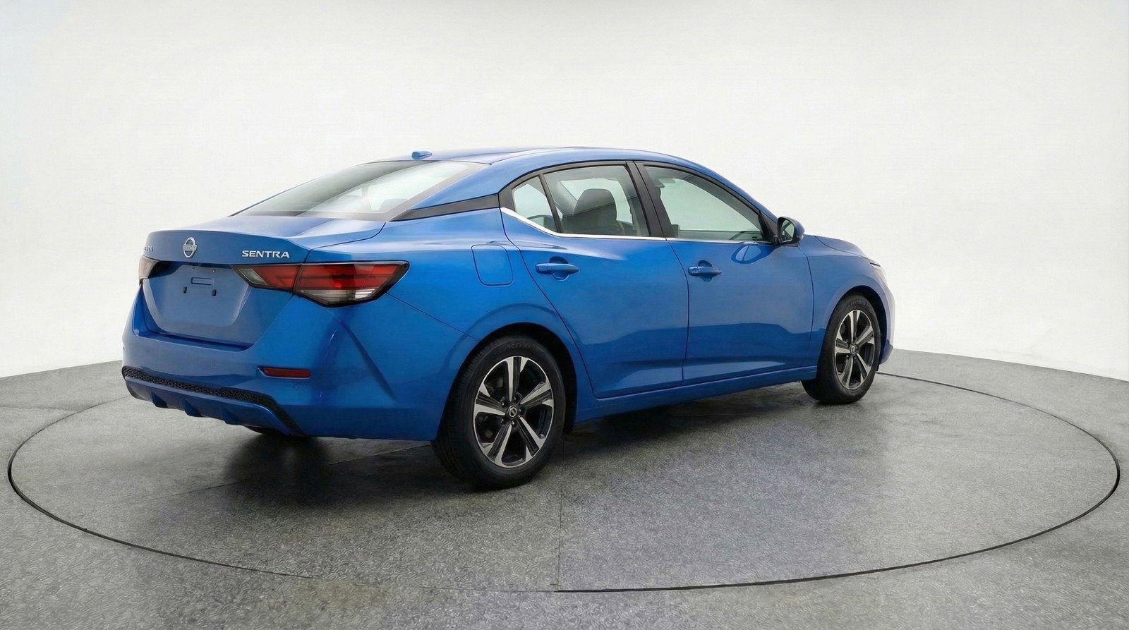 Used 2025 Nissan Sentra SV image 9