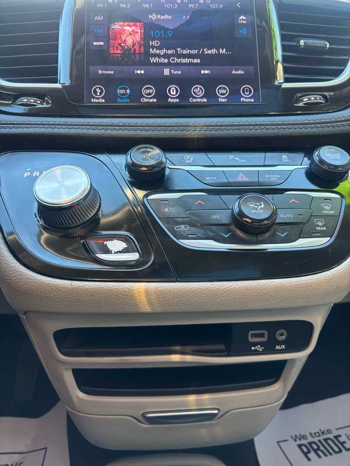 Used 2018 Chrysler Pacifica Limited image 15