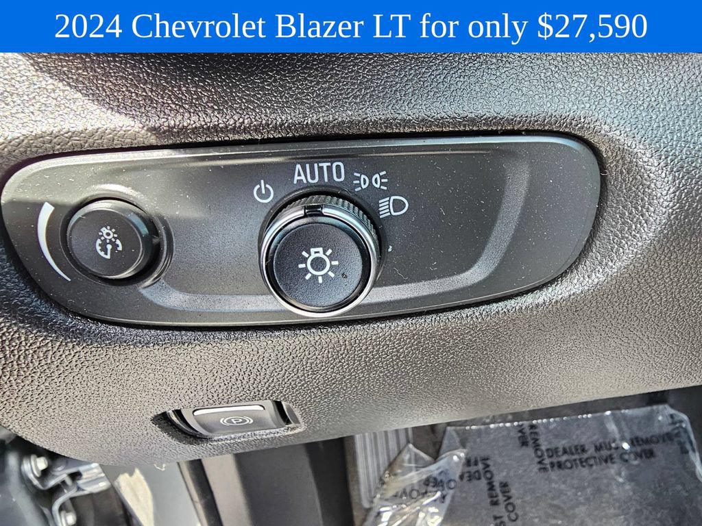 Used 2024 Chevrolet Blazer LT FWD image 23