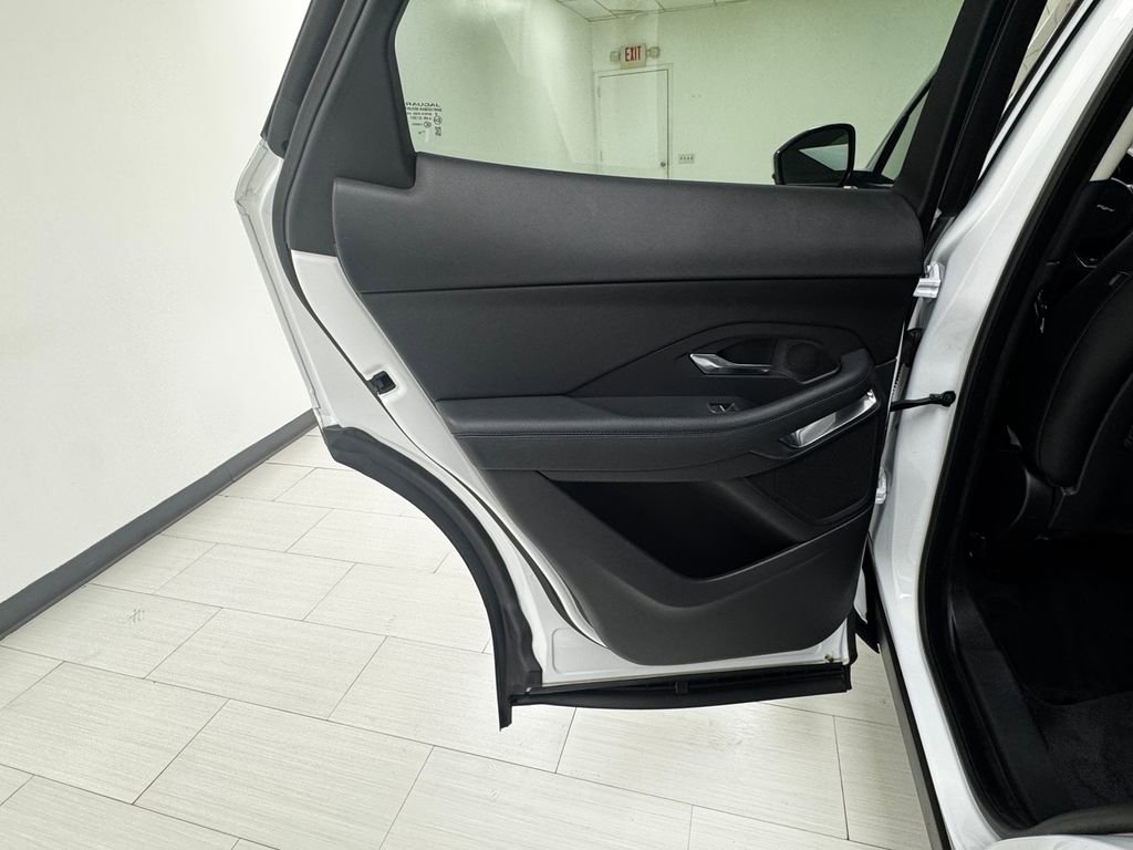 Used 2020 Jaguar E-PACE image 11