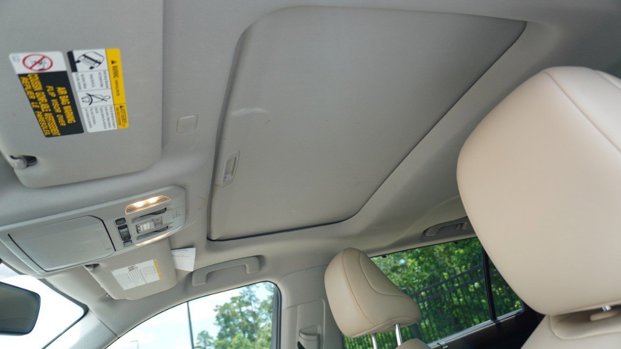 Used 2021 Toyota Highlander XLE AWD/4WD image 13