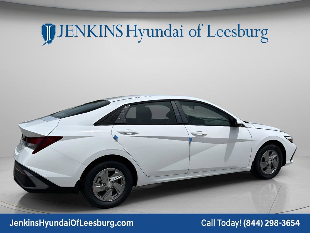 New 2026 Hyundai Elantra SE FWD image 5
