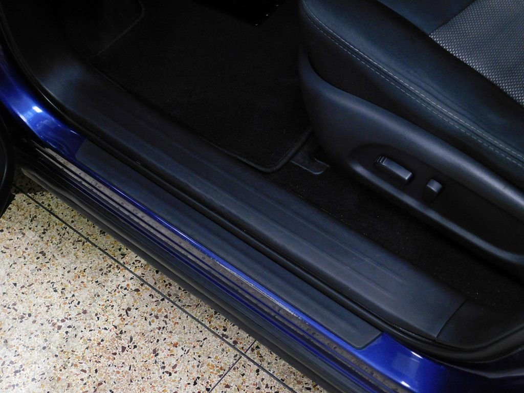 Used 2018 Nissan Pathfinder SV image 27