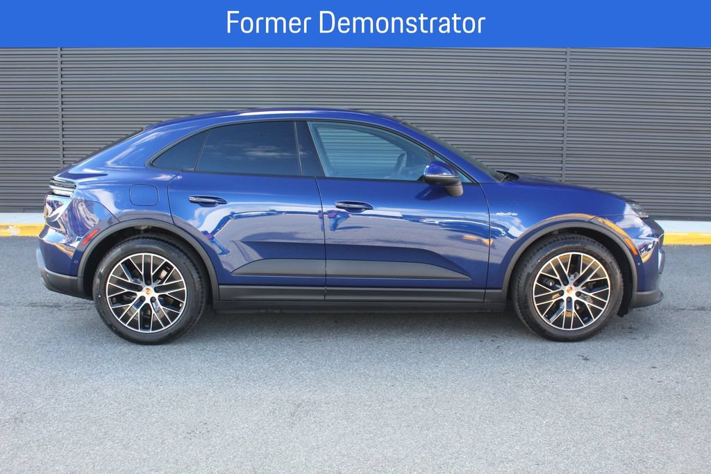 New 2026 Porsche Macan 4 Electric AWD/4WD image 9