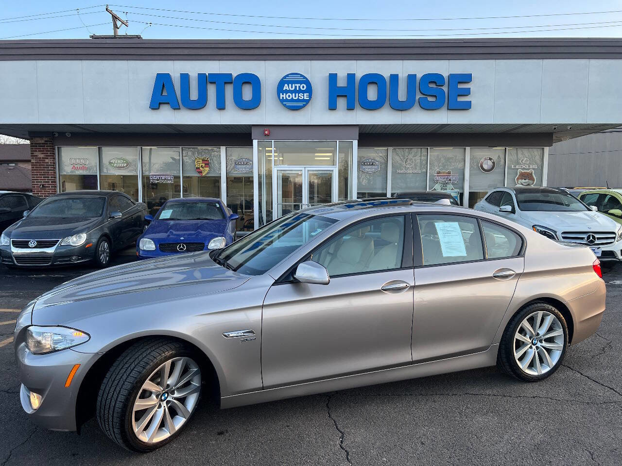 Used 2011 BMW 535i xDrive Sedan image 1