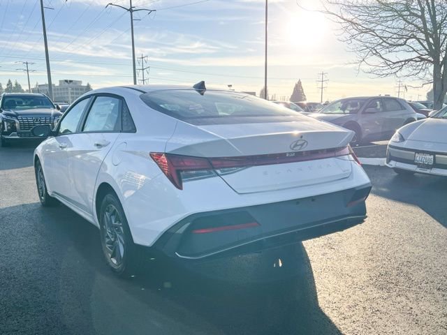 New 2026 Hyundai Elantra Hybrid w/ Cargo Package FWD image 10