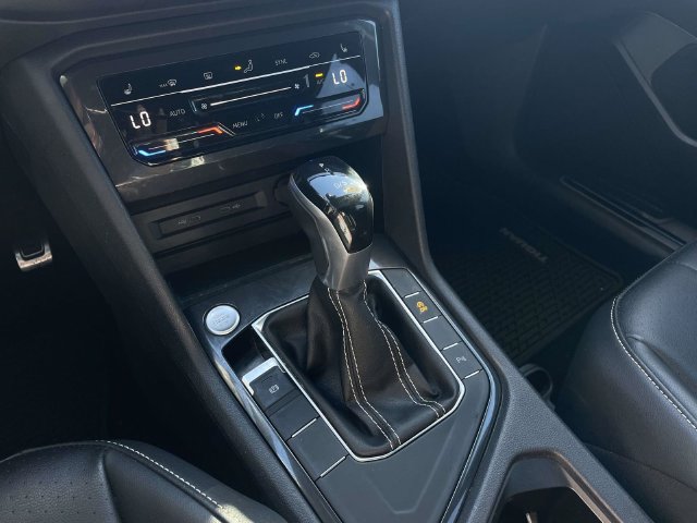 Certified 2023 Volkswagen Tiguan SE R-Line FWD image 30