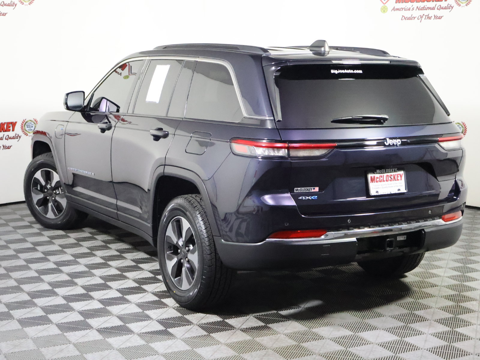 Used 2024 Jeep Grand Cherokee Limited 4xe w/ Trailer Tow Package AWD/4WD image 11