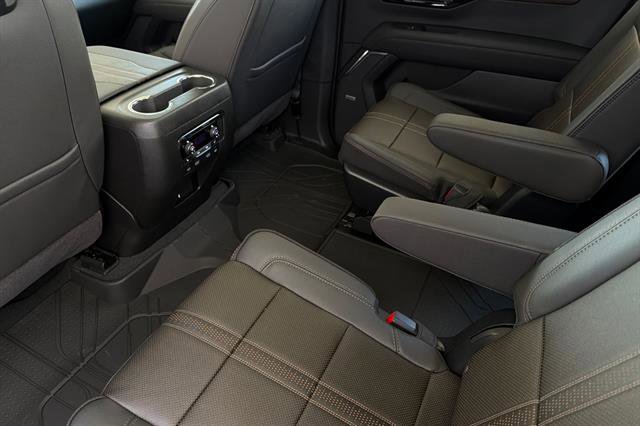New 2026 Chevrolet Suburban High Country AWD/4WD image 13