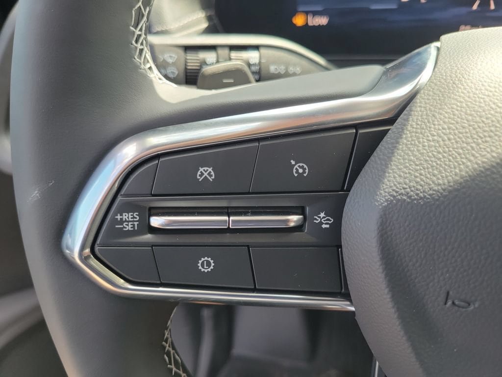 New 2027 Chevrolet Traverse LT w/ Midnight/Sport Edition FWD image 5