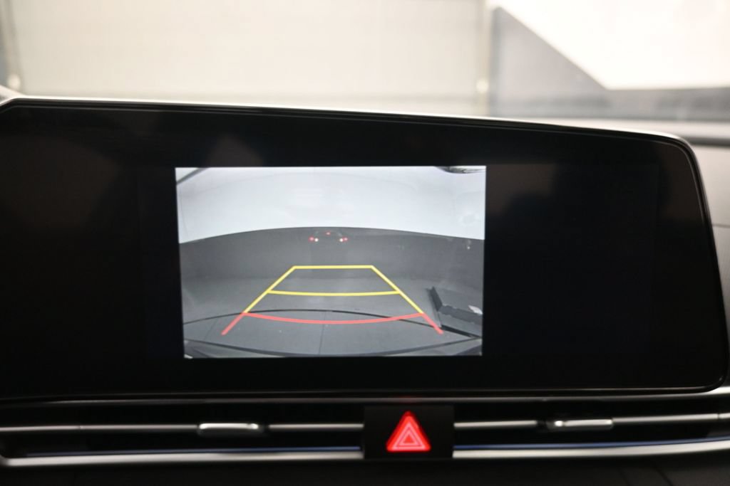 Used 2025 Hyundai Elantra SEL FWD image 9