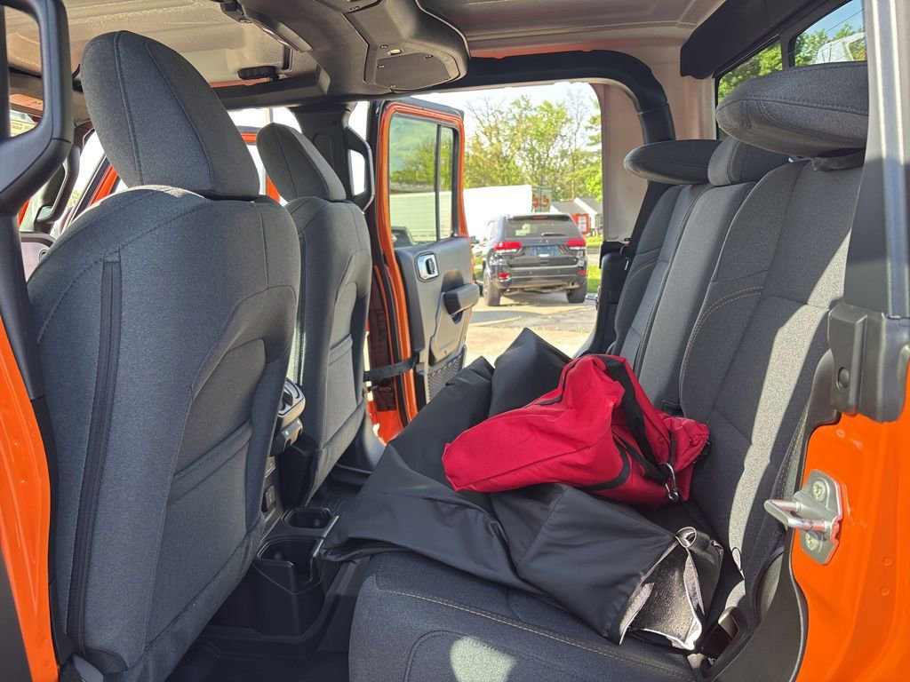 New 2025 Jeep Gladiator Willys AWD/4WD image 8