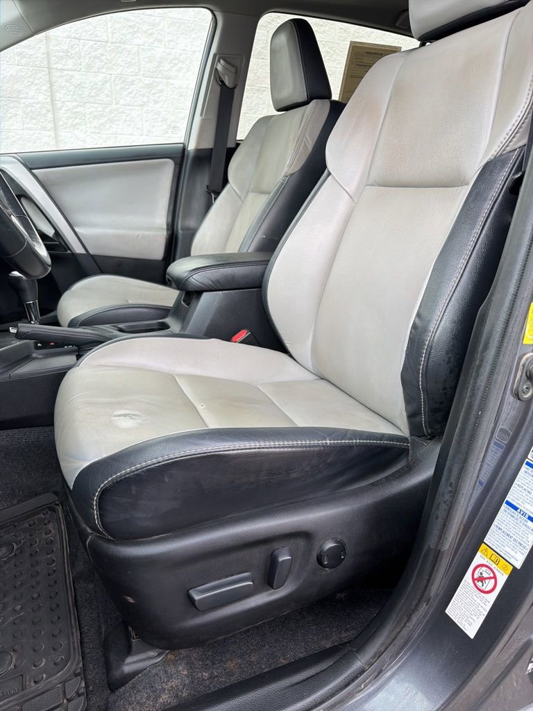Used 2017 Toyota RAV4 Limited image 7