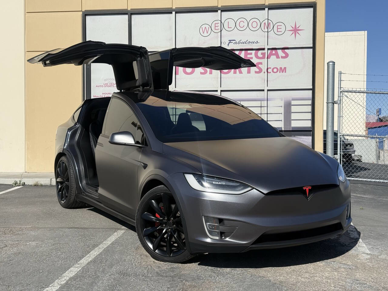 Used 2018 Tesla Model X P100D image 2