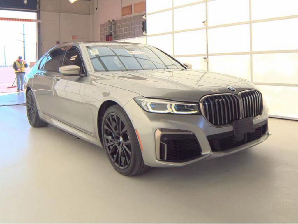 Used 2020 BMW M760i xDrive w/ Luxury Rear Seating Package AWD/4WD image 4