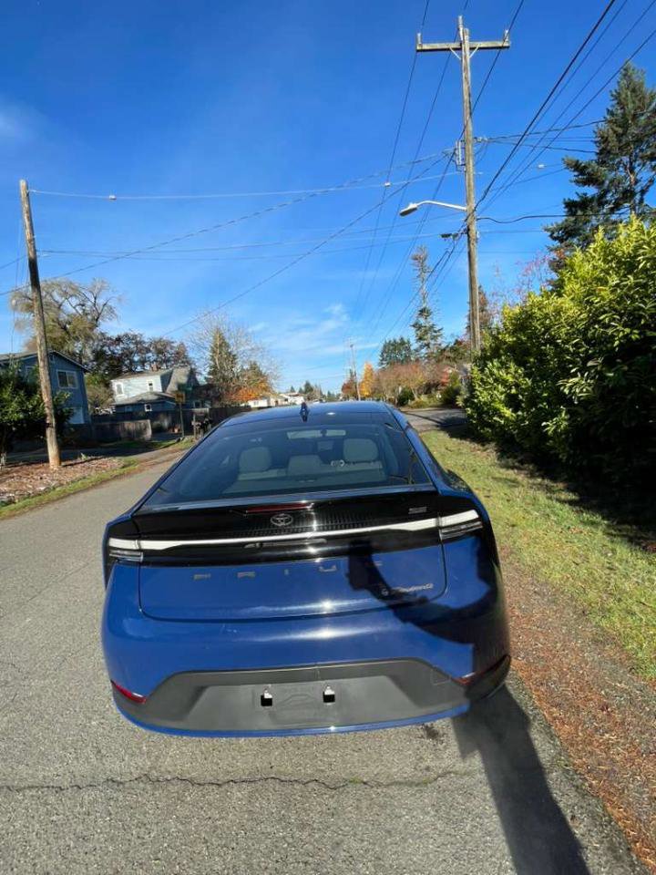 Used 2023 Toyota Prius Prime FWD image 5