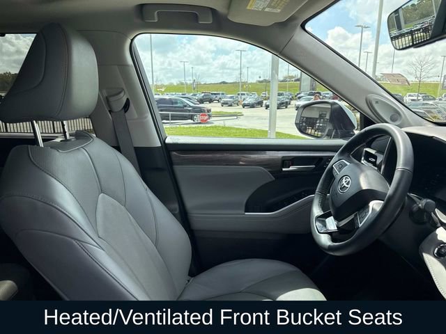 Used 2023 Toyota Highlander Limited image 16