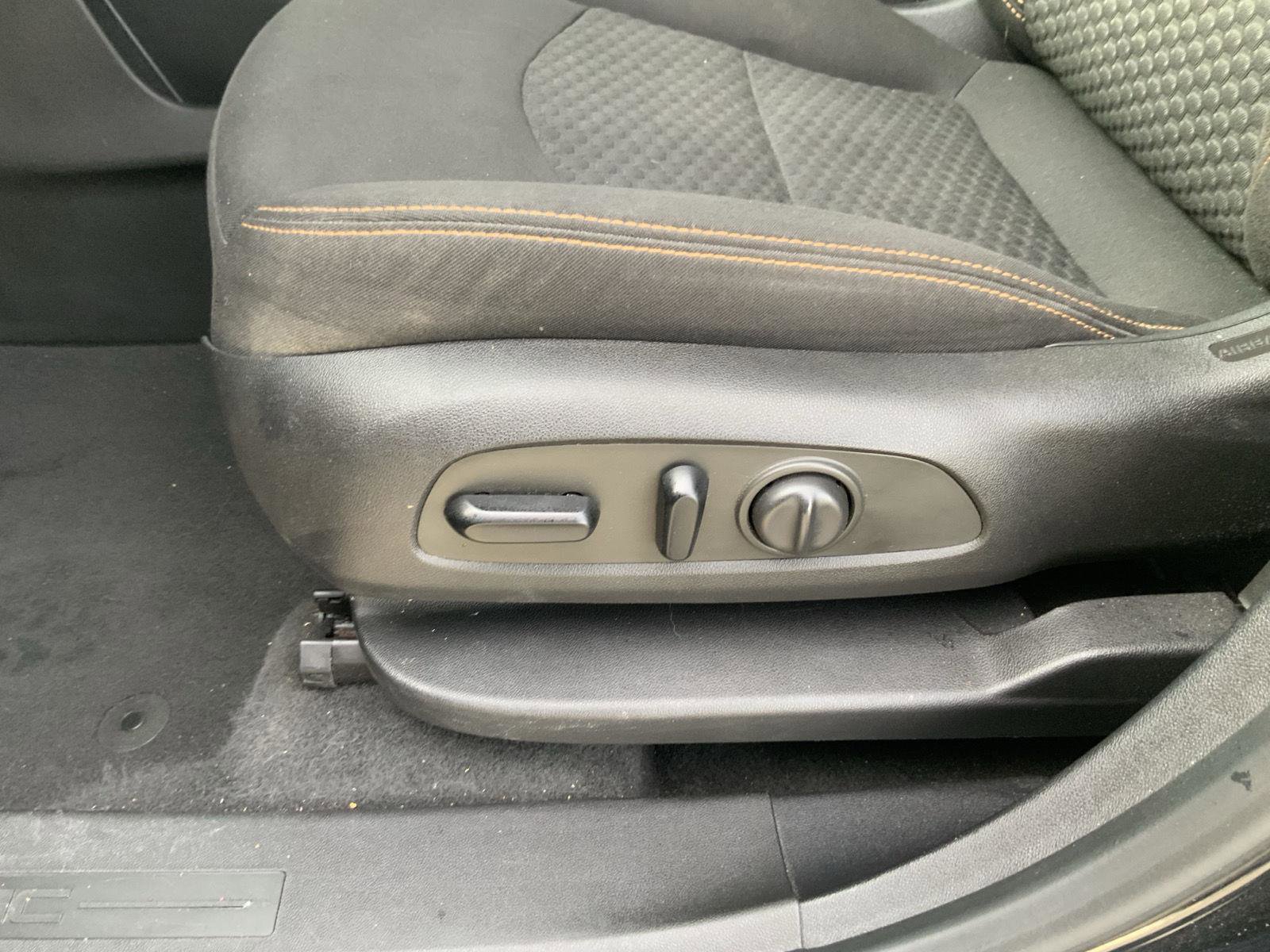 Used 2018 GMC Terrain SLE w/ Driver Convenience Package image 22