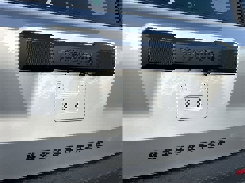 Used 2025 Toyota 4Runner SR5 image 10