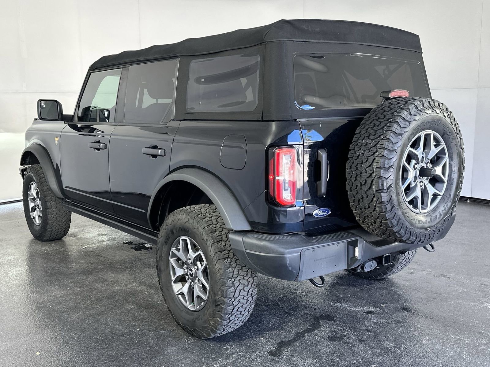 Used 2021 Ford Bronco Badlands image 6