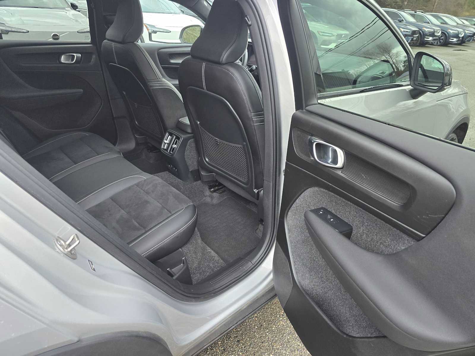 Certified 2023 Volvo C40 P8 Recharge Ultimate image 13