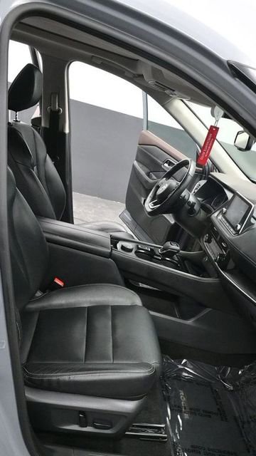 Used 2021 Nissan Rogue SL AWD/4WD image 12