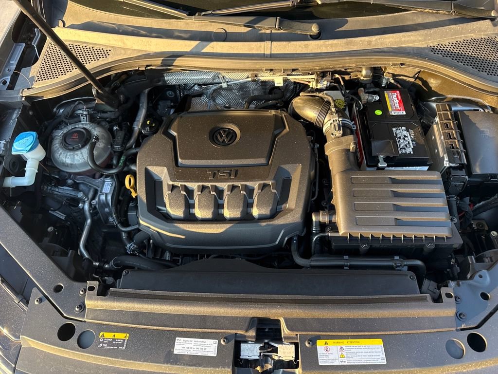 Used 2021 Volkswagen Tiguan SE w/ Panoramic Sunroof Package image 28