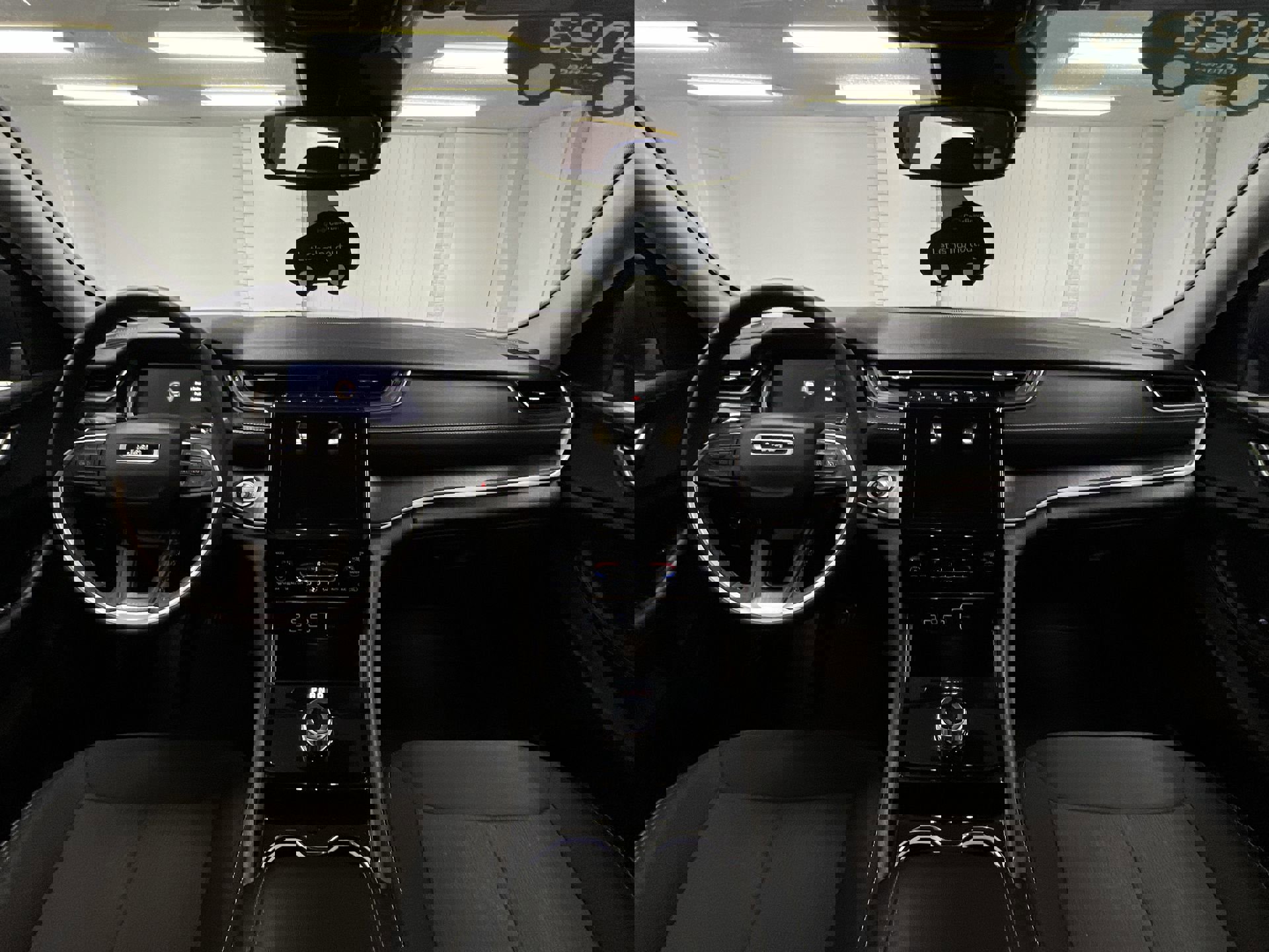 Used 2023 Jeep Grand Cherokee Laredo image 88