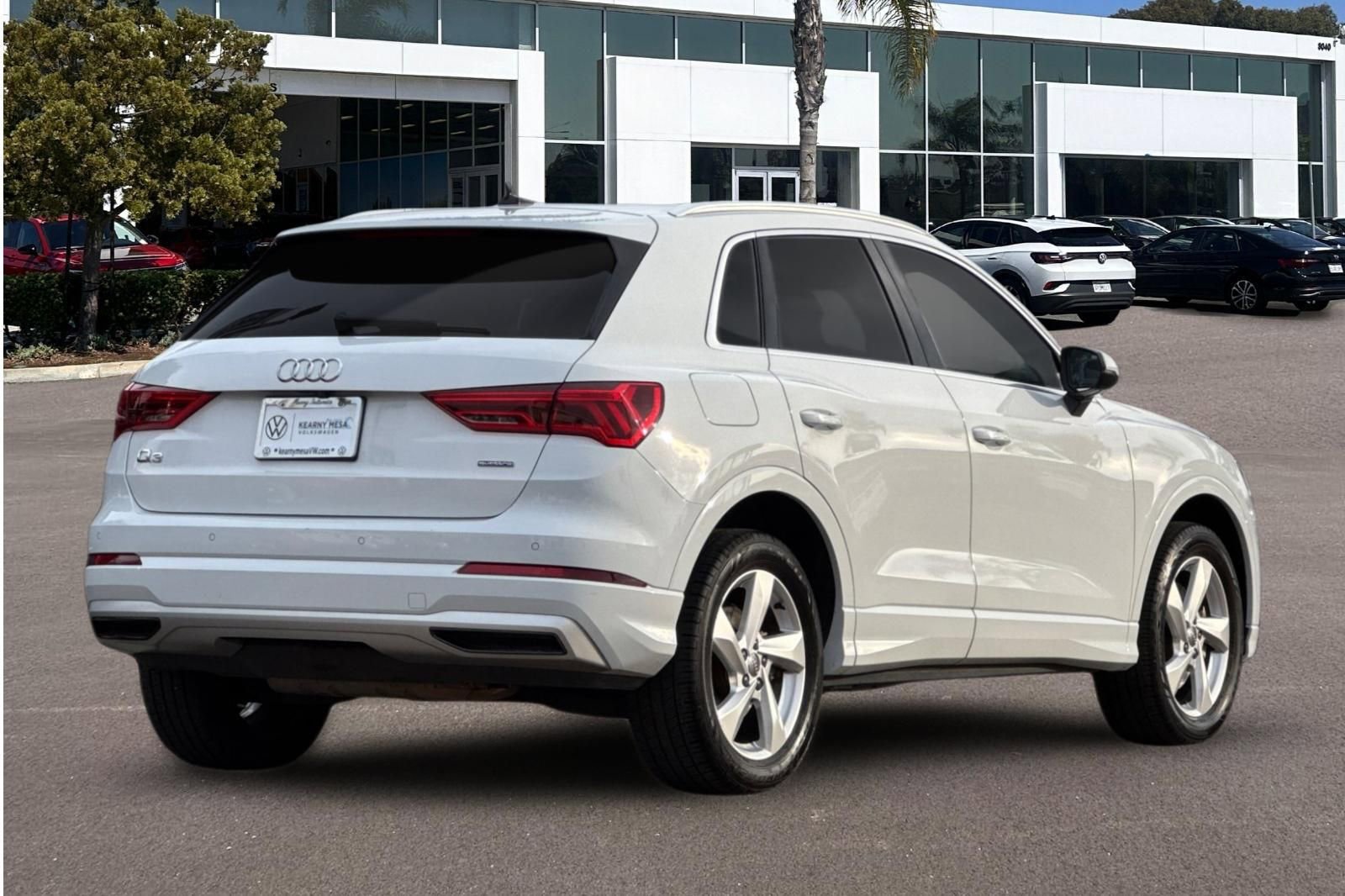 Used 2020 Audi Q3 2.0T Premium Plus w/ Premium Plus Package image 3