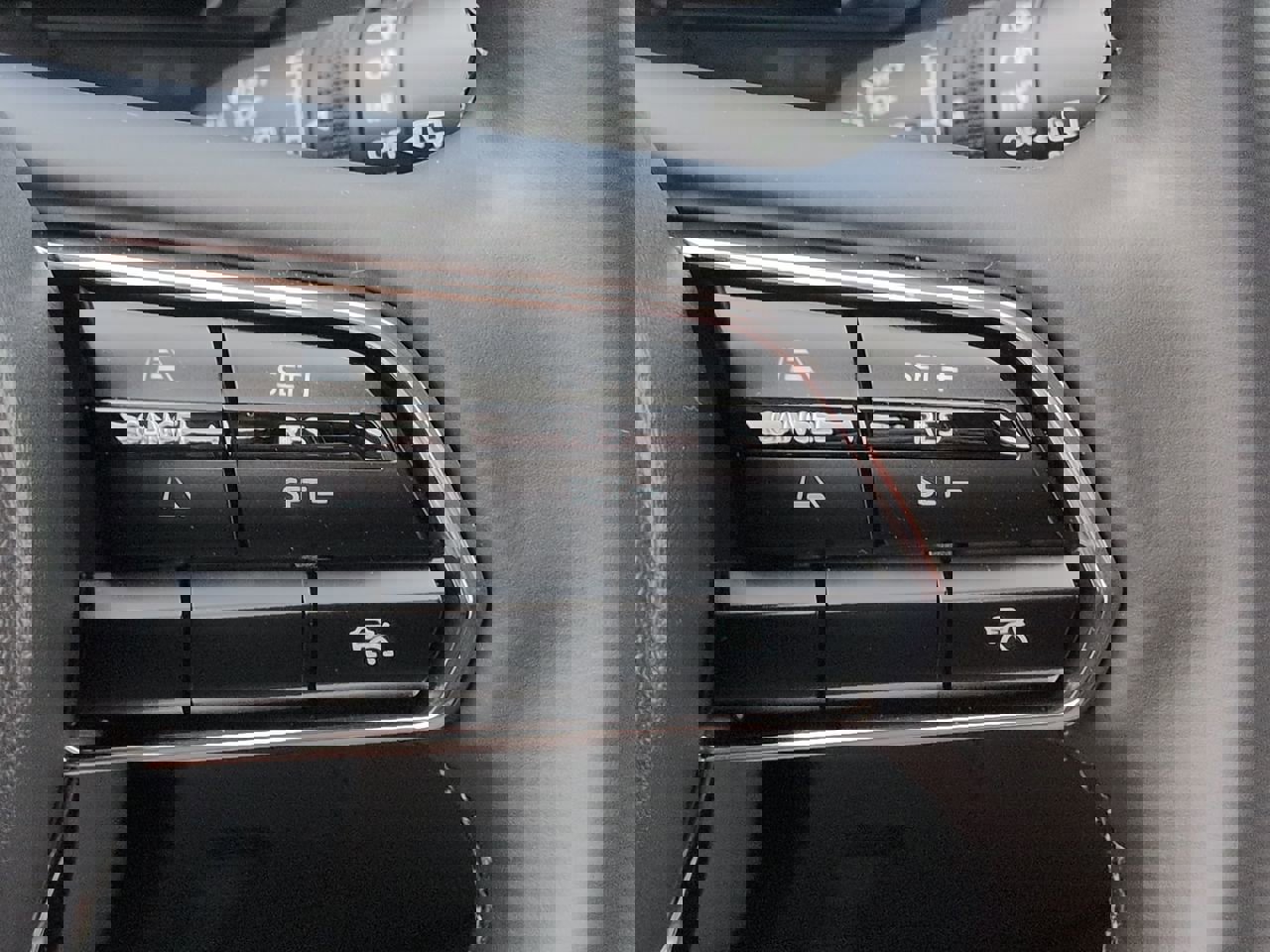 New 2026 MAZDA CX-90 Plug-In Hybrid w/ Preferred image 25