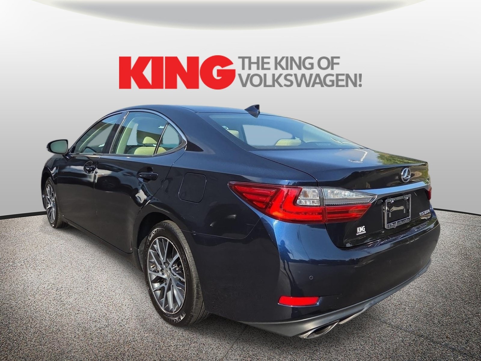 Used 2017 Lexus ES 350 w/ Navigation System Package FWD image 6