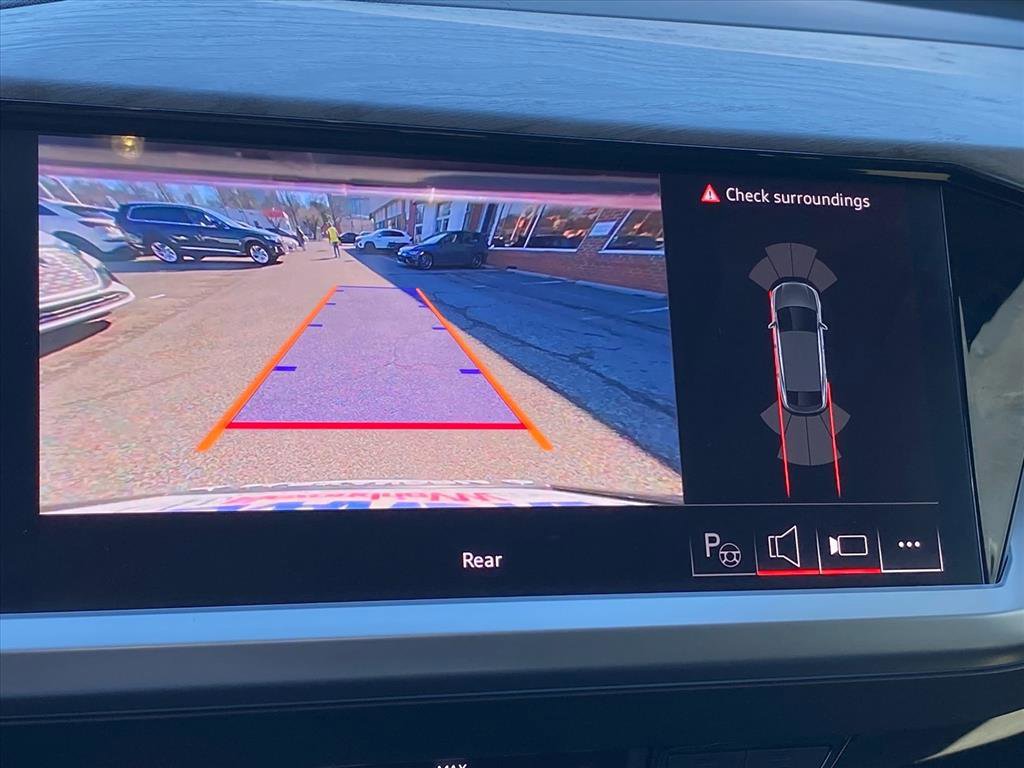 Used 2024 Audi Q4 e-tron Premium Plus w/ Premium Plus image 16