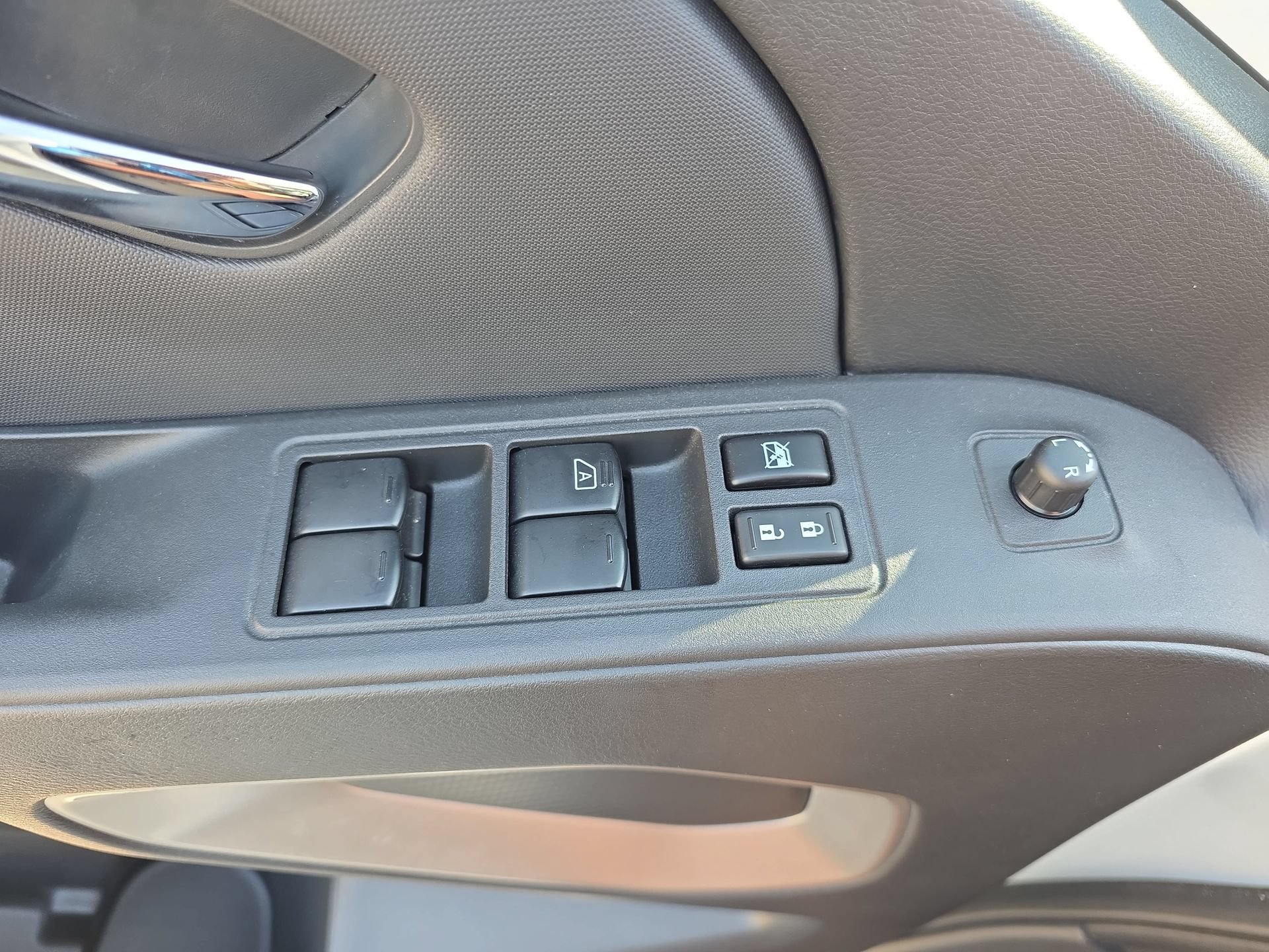Used 2024 Nissan Frontier SV w/ SV Convenience Package RWD image 26