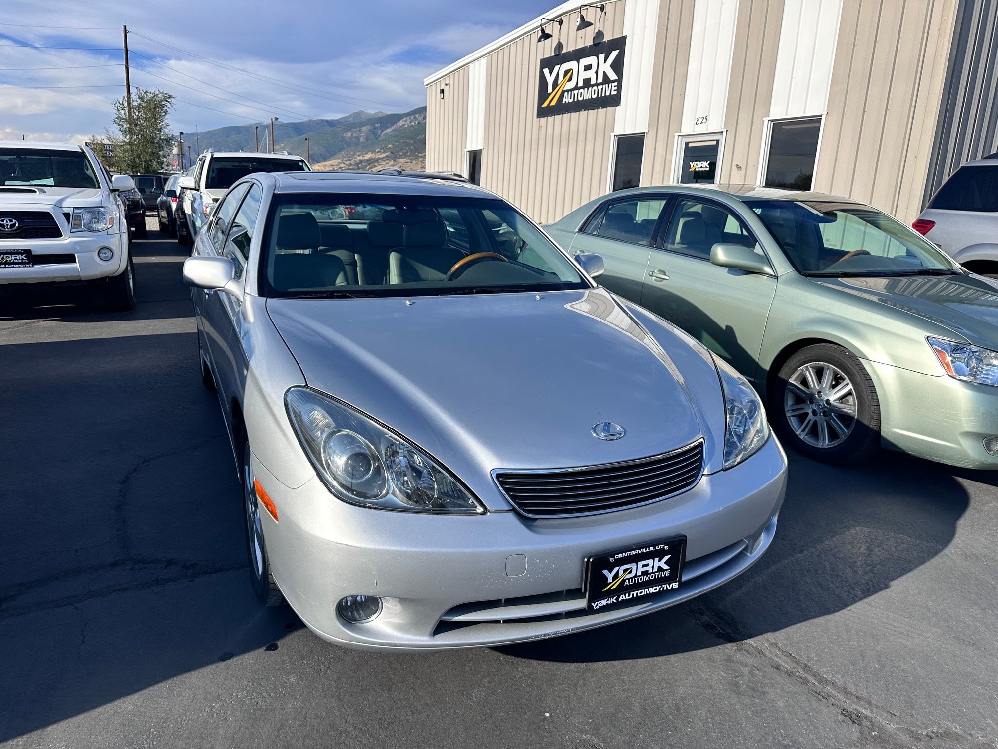 Used 2005 Lexus ES 330 w/ Preferred Accessory Pkg