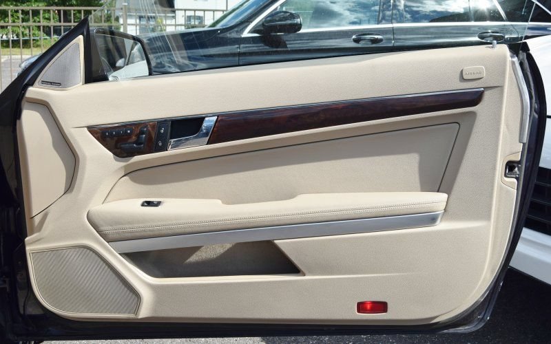 Used 2011 Mercedes-Benz E 550 Cabriolet image 30