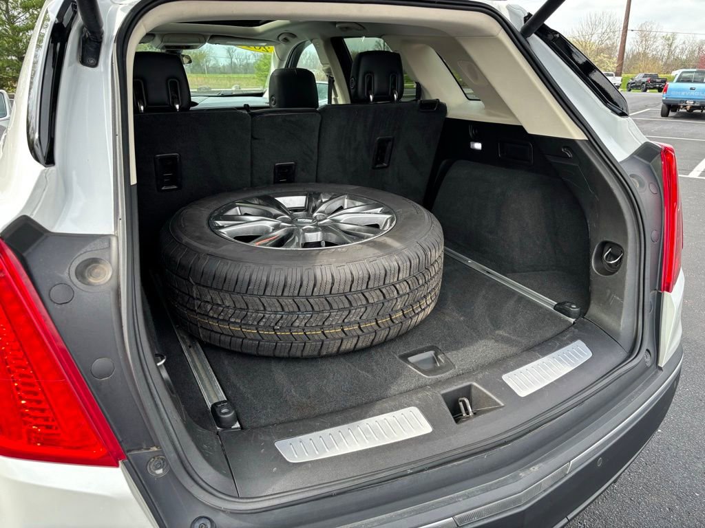 Used 2017 Cadillac XT5 Luxury w/ Driver Awareness Package image 21