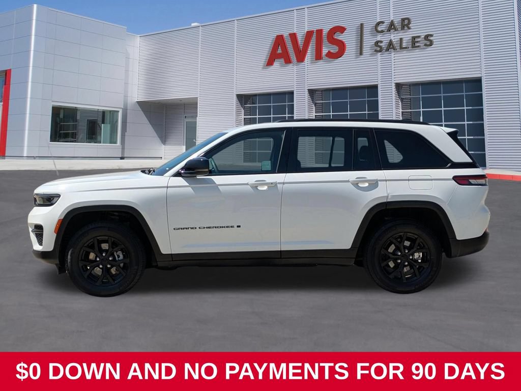 Used 2025 Jeep Grand Cherokee Altitude AWD/4WD image 10