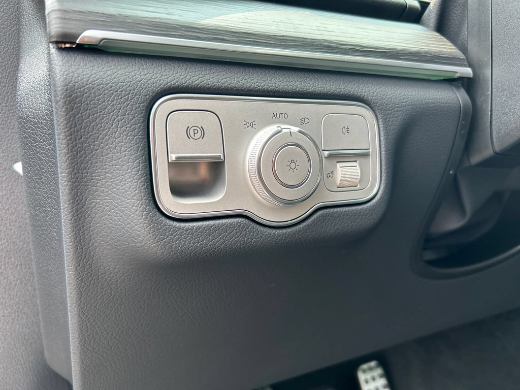 New 2026 Mercedes-Benz GLS 450 4MATIC image 14