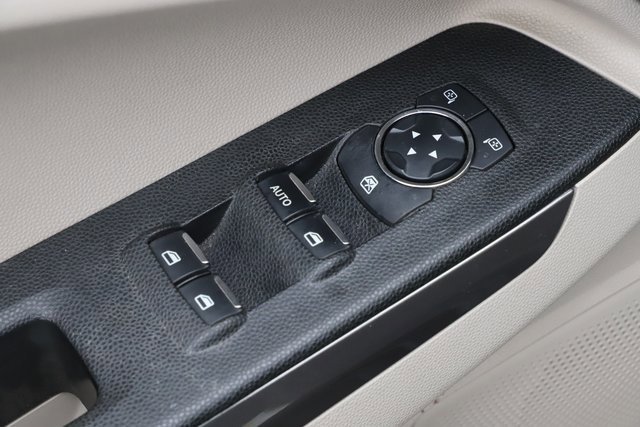 Used 2020 Ford EcoSport SE w/ SE Convenience Package image 18