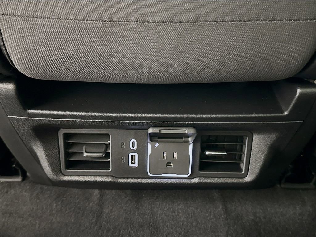 New 2026 GMC Sierra 1500 Elevation image 14