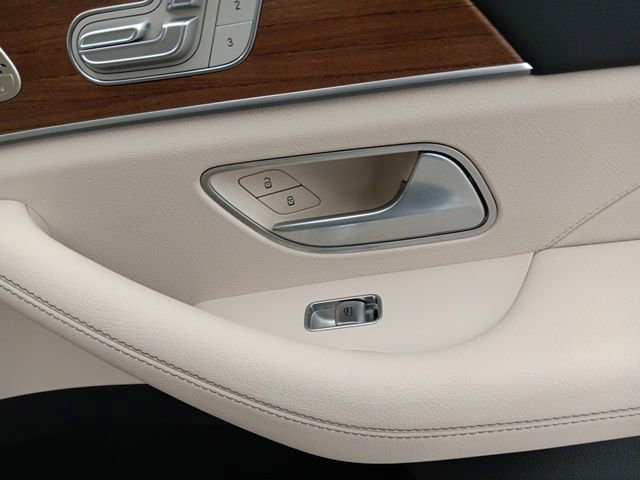 Used 2025 Mercedes-Benz GLS 450 4MATIC image 73